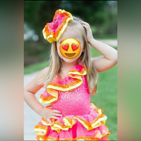 Revolution Dance Costume - Picture 2 of 9